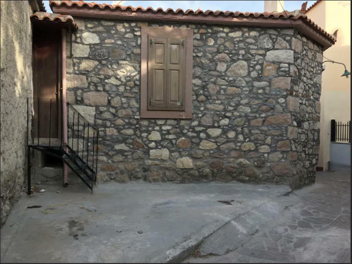 Wood And Stone In The Path Of Lava Βίλα Antissa Εξωτερικό φωτογραφία